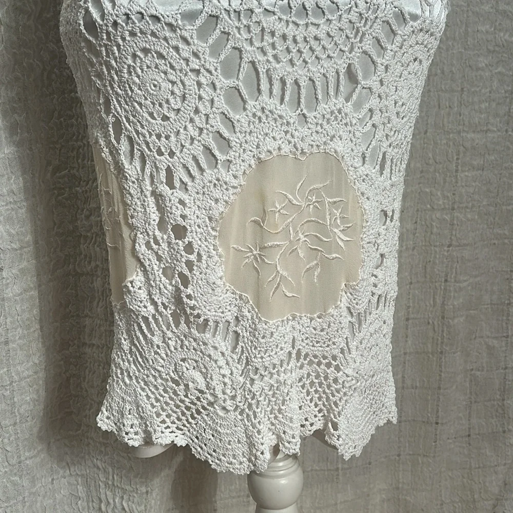 Perfect Vintage Cache White Crochet Dress with silk inlays - Picture 2 of 7